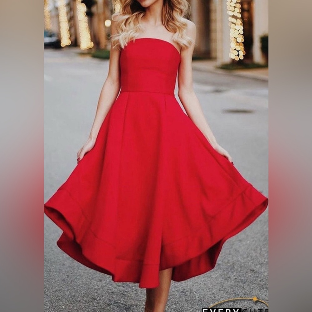 Elegant Red Strapless Dress Cmeo collective NEW NEVER USED